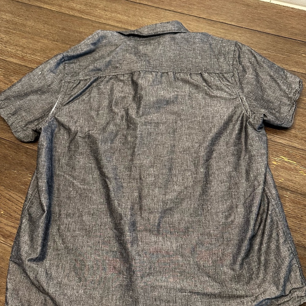 Button up - Picture 2 of 2